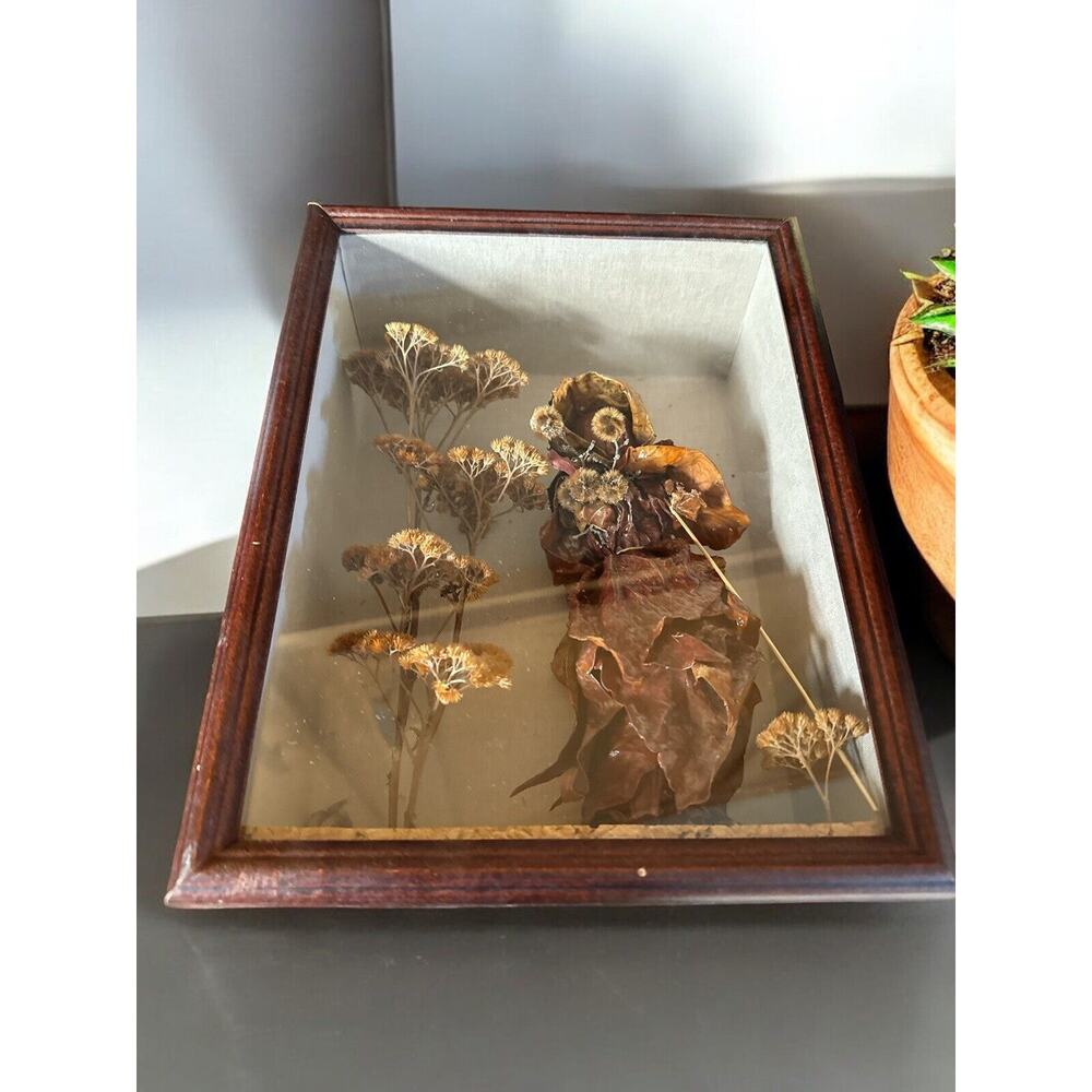 Vtg Wood Framed Shadow Box with Dried Flowers Old Woman Martine Collard-Tampin
